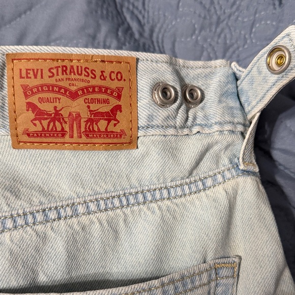 Levi's High Rise Cinch Baggy Jeans - Picture 3 of 9